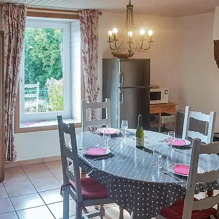 3 Bedroom Lovely In St Germain Plogastel-Saint-Germain